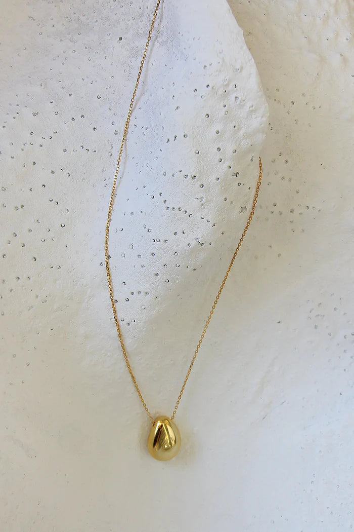 Gold Pebble Pendant Necklace