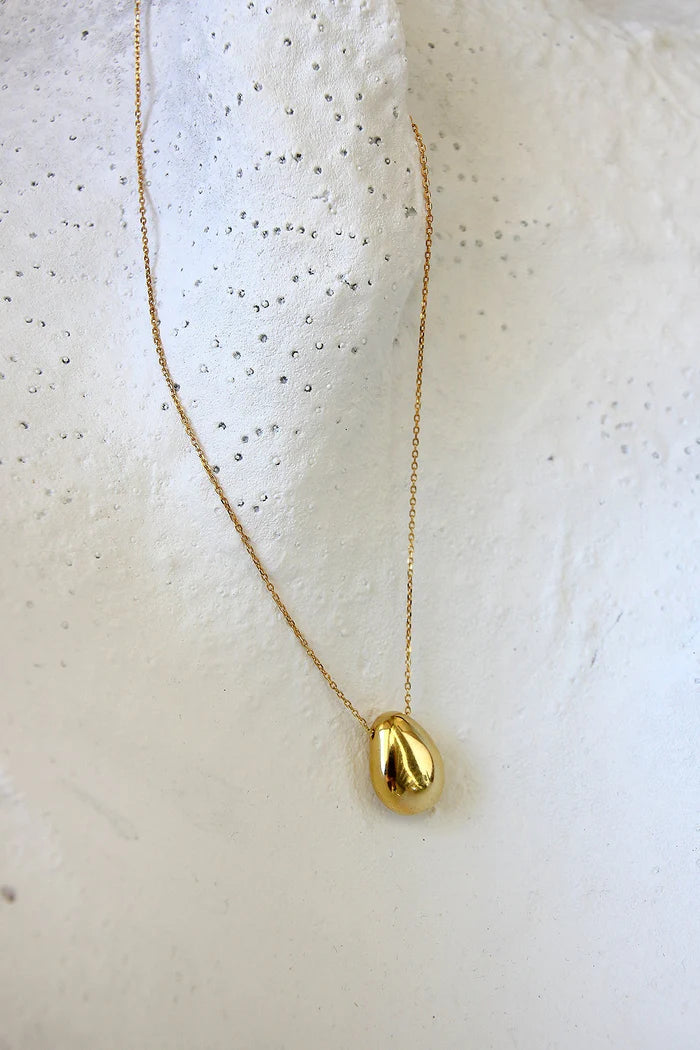 Gold Pebble Pendant Necklace